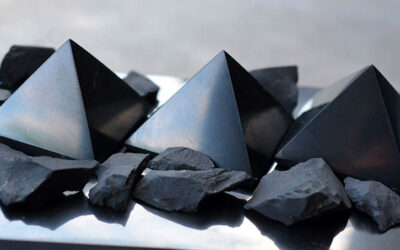 SHUNGITE: LA PIETRA NERA CONTRO L’ELETTROSMOG